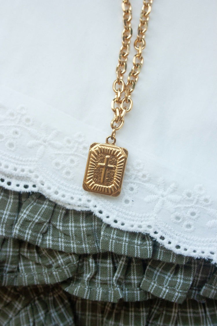 Steadfast – Chunky Cross Necklace Simply Korena