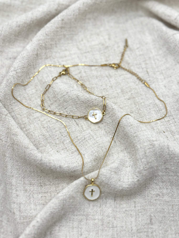 Devotion – White Coin Cross Bracelet | Tarnish-Free Adjustable Paperclip Chain Simply Korena